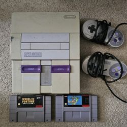 SNES Super Nintendo Console With Super Mario And Controllers 