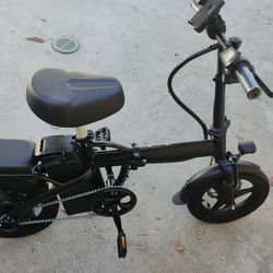 740W Electric Folding E-Bike / Scooter — 20 Mile Range