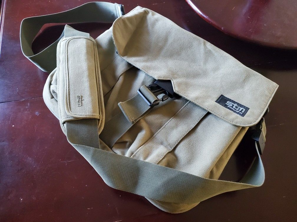 STM Laptop Satchel