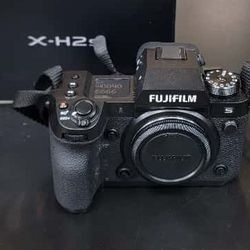 Fujifilm X-H2S 4K Mirrorless Camera Body Only - EXCELLENT CONDITION 