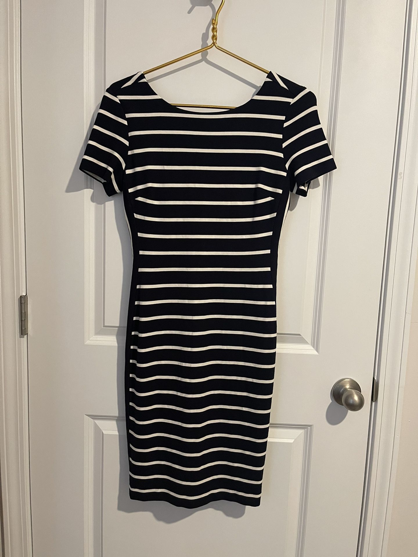 NWT Banana Republic Size 2 Black&White Stripes Dress