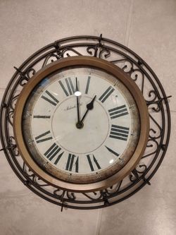 Beautiful Vintage Wall Clock Works Like New In Spring Hill