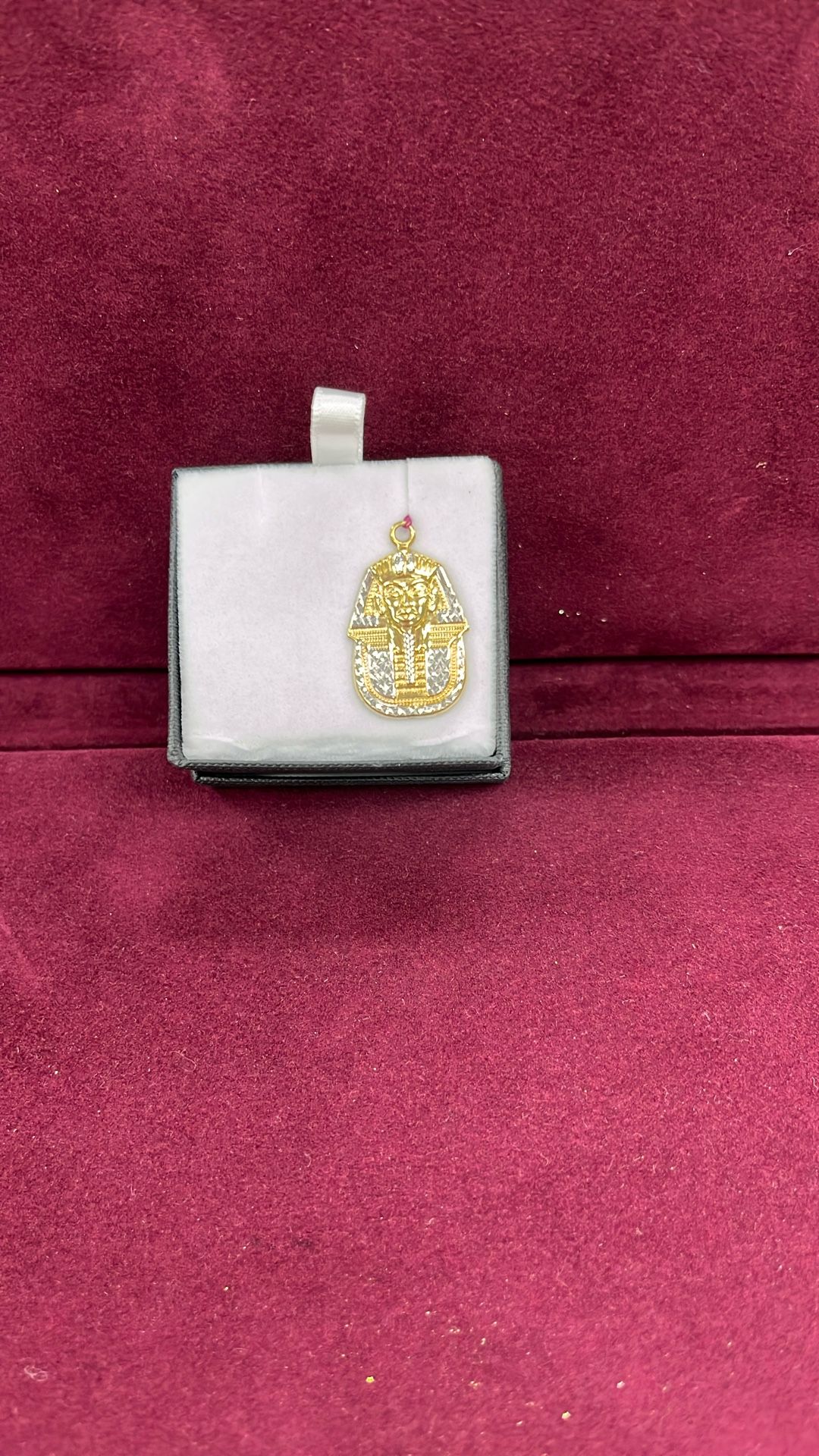 10K Gold Two Tone Pharaoh Pendant 1.8Grams