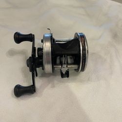 Used Baitcaster Fishing Reel for Sale in Houston, TX - OfferUp