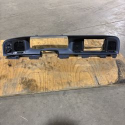 Grey Lincoln Dashboard 