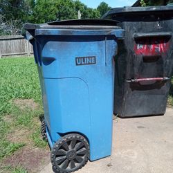 35gallon Uline Commercial Garbage Can With Wheels And Lid 50$