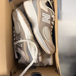 New Balance 2002 Sz 3.5 Beige F/s Or Trade 
