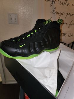 Nike Foamposite Black Volt Size 13