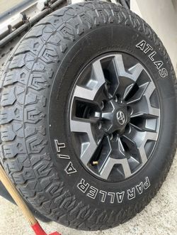3rd gen Tacoma wheels and tires