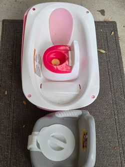 baby/toddler bathtub with a potty-training seat