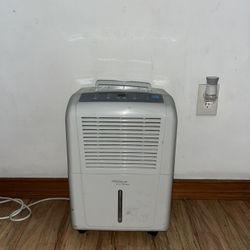 Dehumidifier 