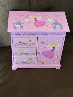 Little Girl Jewelry box
