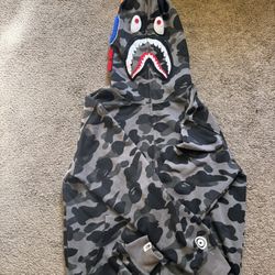 Grey Bape Hoodie (large) 