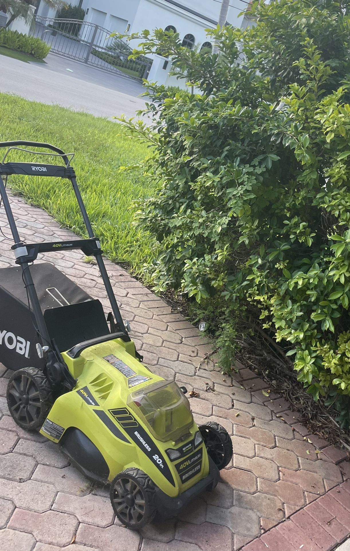 Ryobi Lawnmower and Trimmer Set