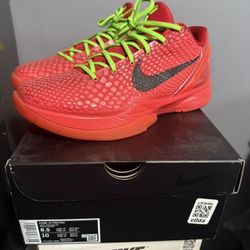 Kobe Reverse Grinch Size 8.5