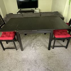 Black Table With Chairs 