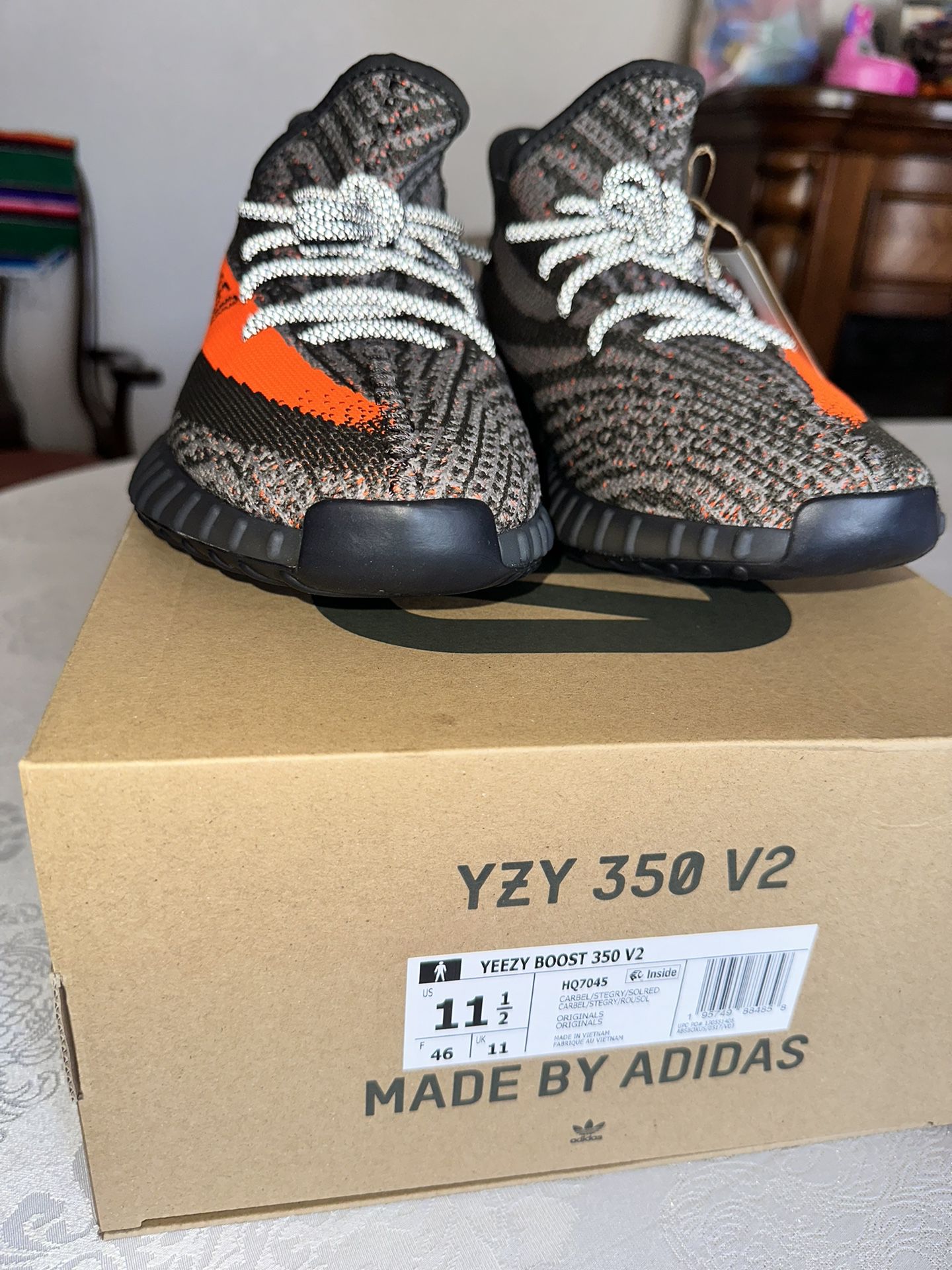 BELOW RETAIL - adidas Yeezy Boost 350 V2 Carbon Beluga - Size 11.5 -  clothing & accessories - by owner - apparel sale