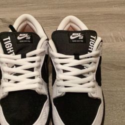 Nike SB DUNK LOW PRO QS TIGHTBOOTH