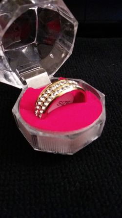 Men's size 10 wedding band