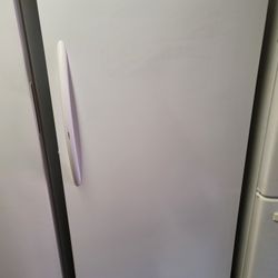 Frigidaire 14cu Ft Automatic Defrost Vertical Upright Freezer 