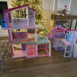 2 Barbie Dream Houses