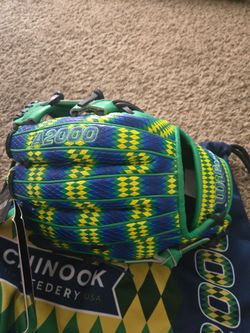 Wilson A2000  11.5 baseball glove
