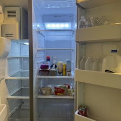 Refrigerator 