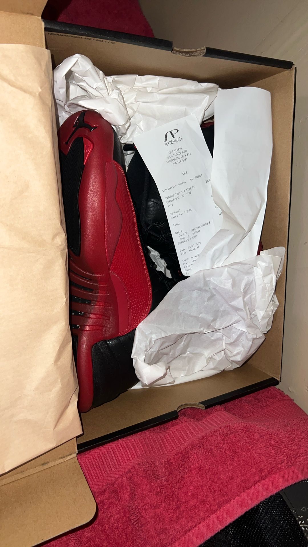 Jordan Retro 12 Flue Game