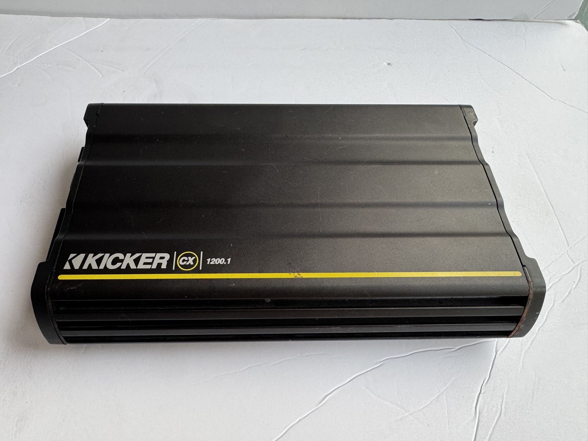 Kicker CX1,200D Monoblock 2ohm beast of a amp