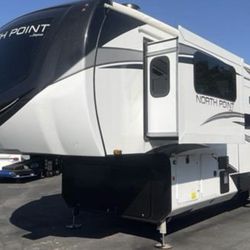 2024 North point 5th Wheel Series 