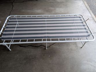 Folding cot