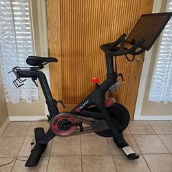 Excellent Condition Peloton