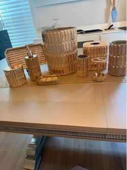 This is a 9 piece Bathroom set.. Gold color