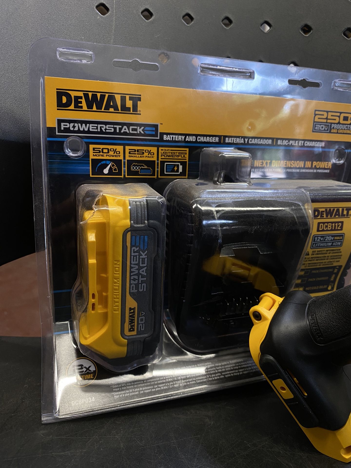 20-Volt Max XR Lithium-Ion Cordless Brushless Hammer Drill with POWERSTACK Compact Battery. 