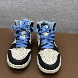 Nike Air Jordan 1 Mid 392813-103 UNC Black White Mens 9.5 2009