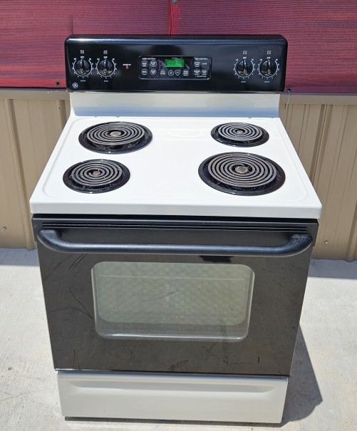 🔆🇺🇸☆GE☆🔆🇺🇸 Black/Bisque Coil Stove in Great Condition.
