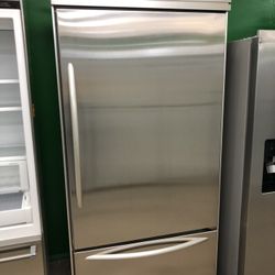 36” in wide 82 height kitchen aid frige use like new perfect working condition 