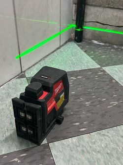 Milwaukee Green Beam Cross Line Laser Level USB Charging Port