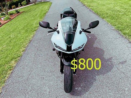 Photo $8OO! Selling 2015 Honda CBR 600RR