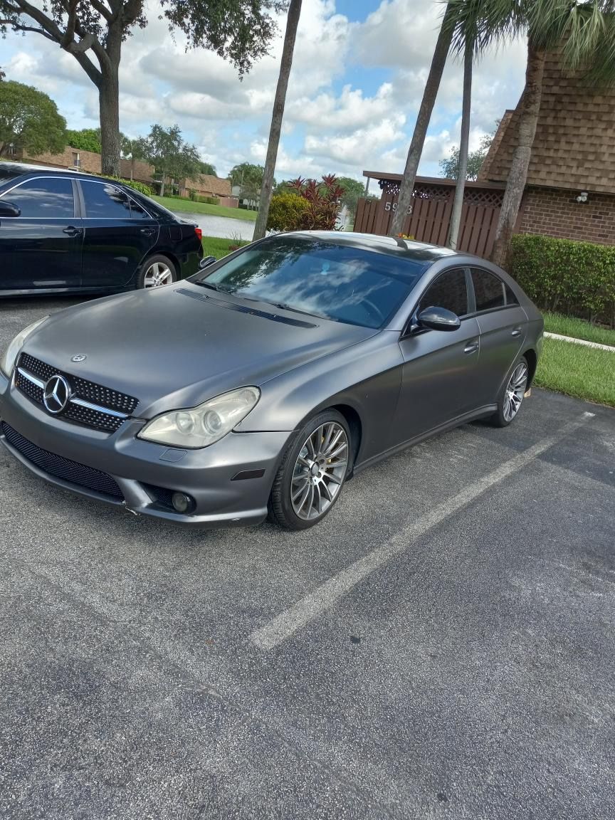 2007 Mercedes Benz CLS 550 Starts And Runs Clean Title For Parts Or Whole