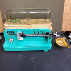 RCBS 10-10 Powder Reloading Scale, Complete - Great Working Condition.