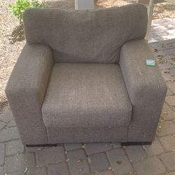 Chair With Ottoman