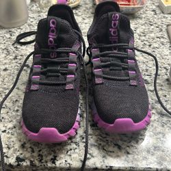 Adidas Girls  Sneaker Size  5. 