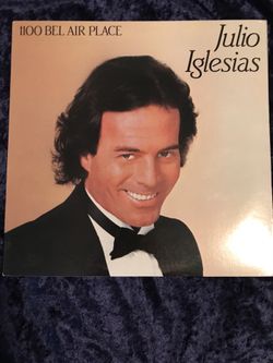 JULIO IGLESIAS - 1100 Bel Air Place - LP "AIR THAT I BREATHE" + DIANNA ROSS DUET