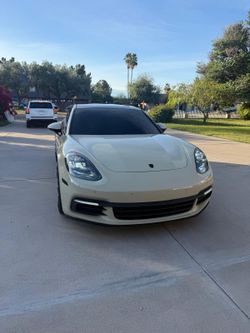 Porche panamera 4