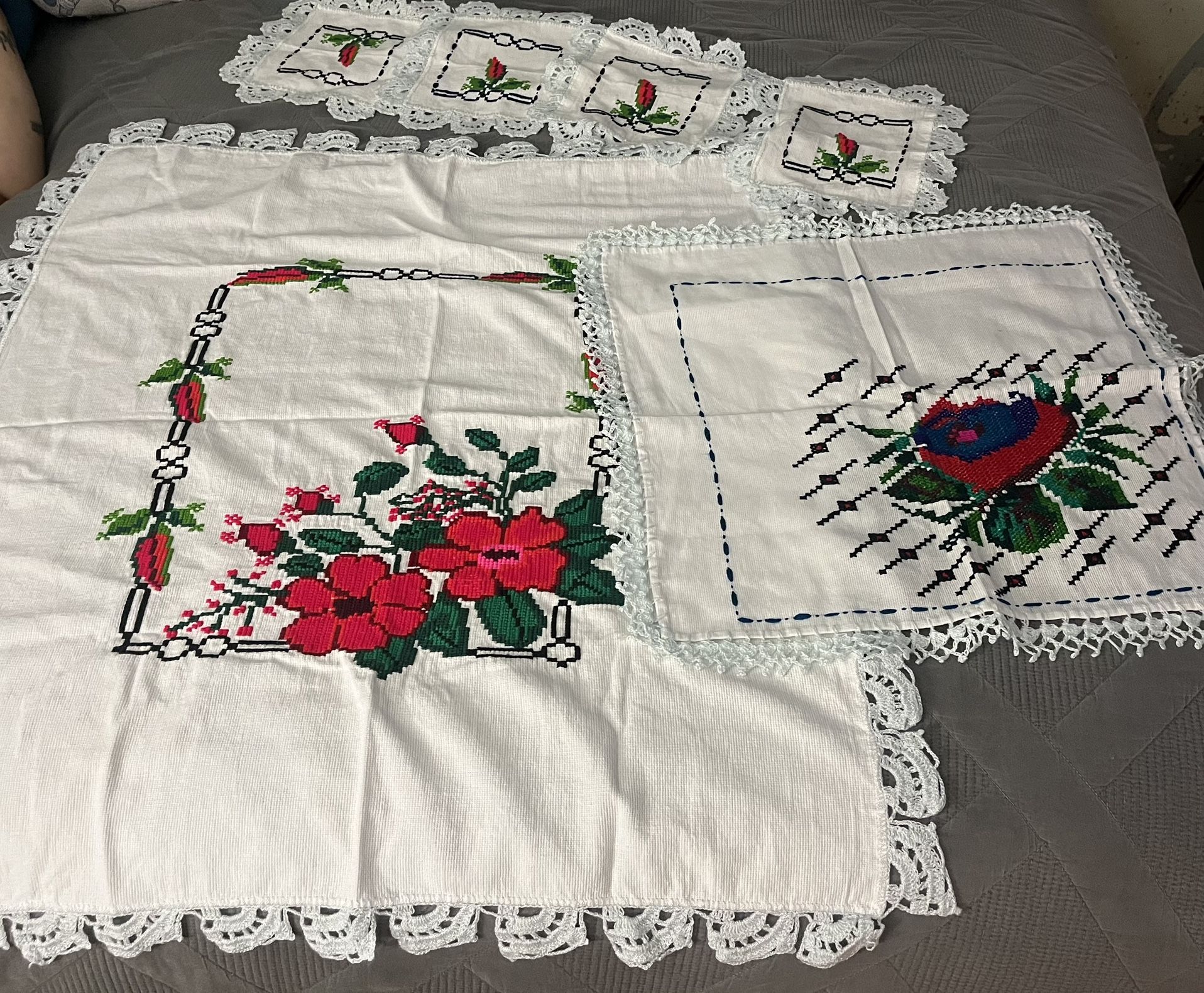 Handmade Vintage Rose Table Runners Set