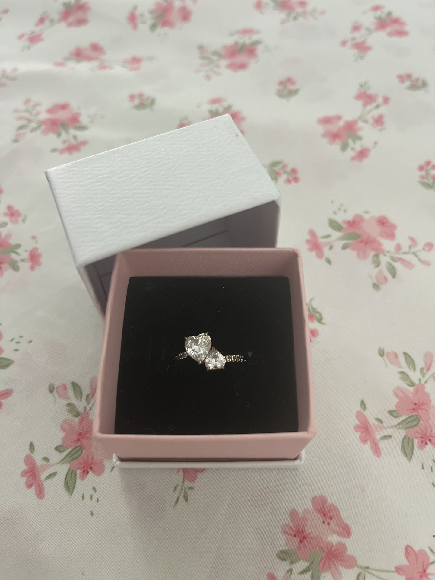 pandora double heart sparkling ring - gold, size 7.5