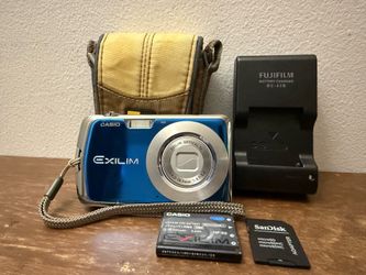 Casio EXILIM Blue digital camera MINT
