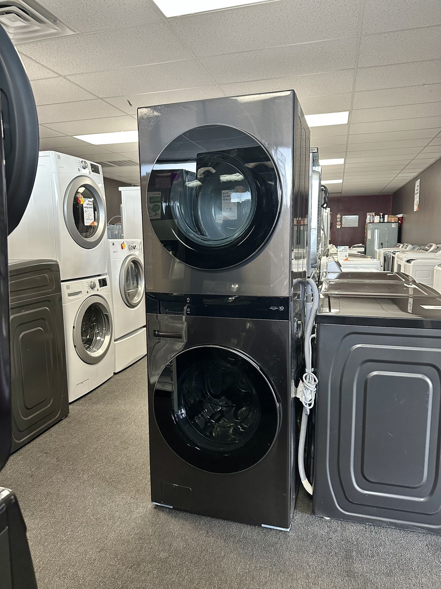 LG Mega WashTower - Gas