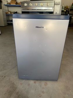 Hisense mini fridge